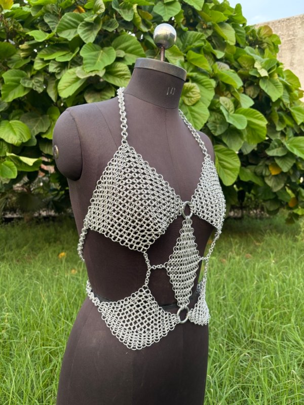 Fashionable Medieval Aluminum Butted 9 mm 16 gauge Chainmail Top For Women - Image 2